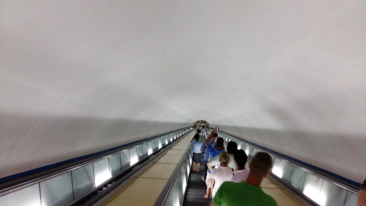 同是地鐵為什么有的叫subway，有的卻叫metro？