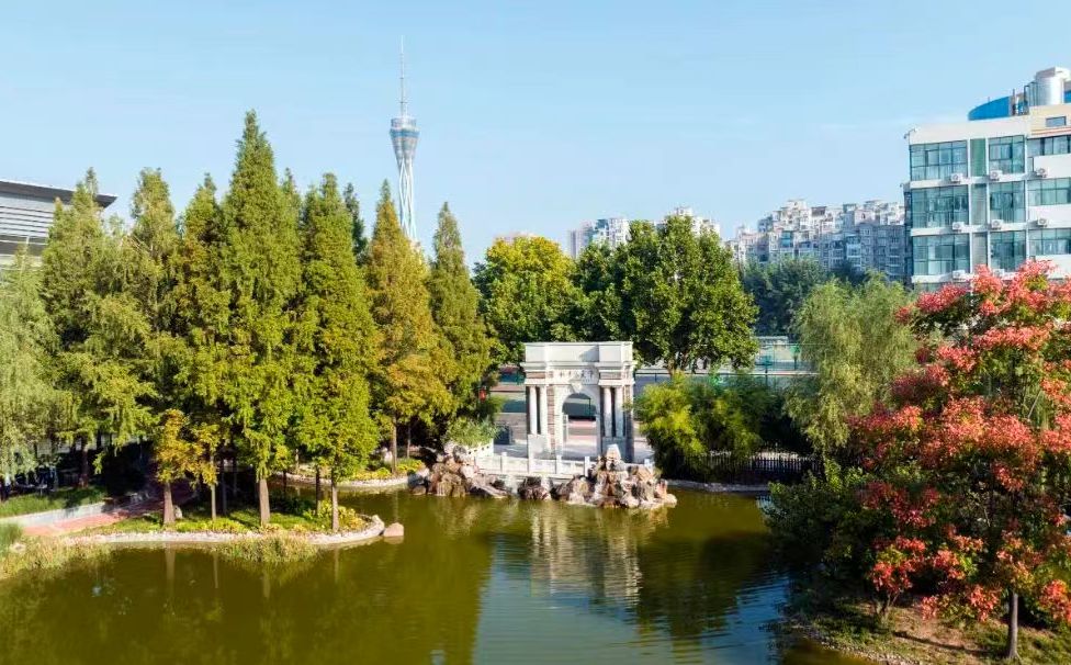 鄭州市第十一中學(xué)簡(jiǎn)介概況（建校歷史、地址、師資、校訓(xùn)、環(huán)境）