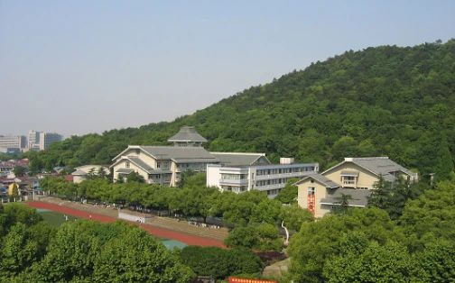 浙江大學(xué)附屬中學(xué)在杭州的排名第幾,屬于什么檔次？