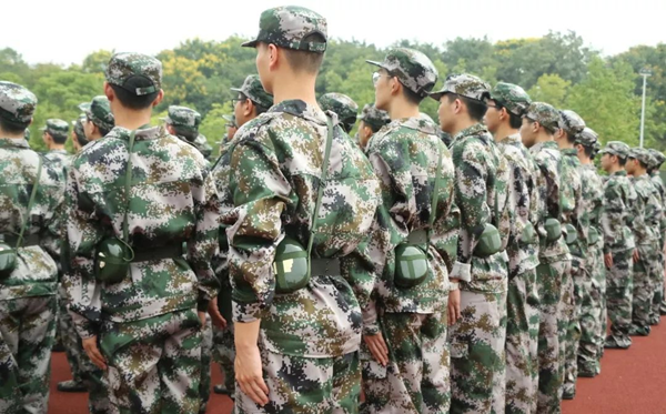 高中軍訓一般在幾月幾號,從什么時候開始