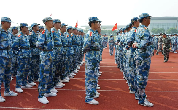 高中軍訓(xùn)可以請(qǐng)假嗎,高一不參加軍訓(xùn)對(duì)高考有影響嗎？